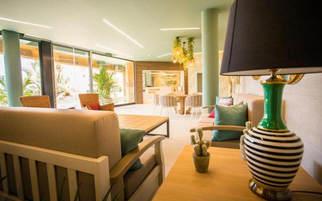 Amadores Beach Apartments