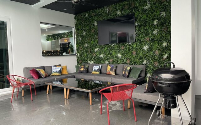 Hollywood Pool Villa Jomtien Pattaya