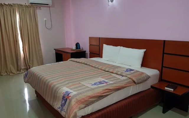 De George's Grand Resort