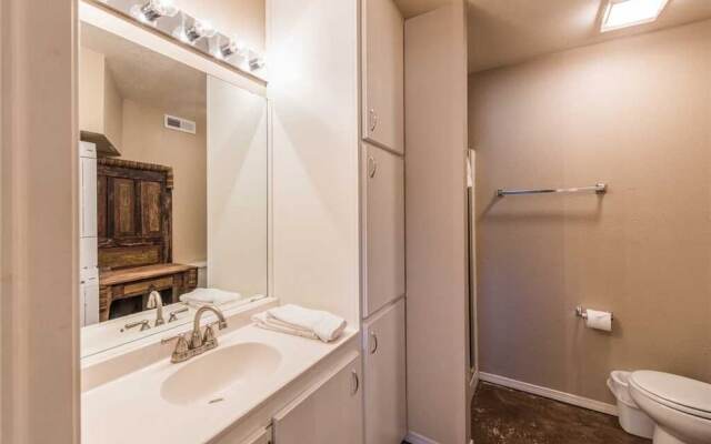 Bogie - Five Bedroom Cabin with Hot Tub