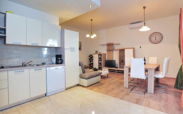 Nice Home in Kastel Sucurac With Wifi and 4 Bedrooms