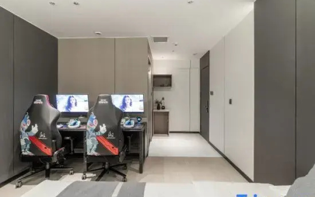 Jiaqi Electric Sports Hotel (Shenyang Forbidden City Branch)