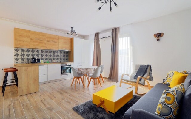 Apartment Stylish Near Otopeni Airport