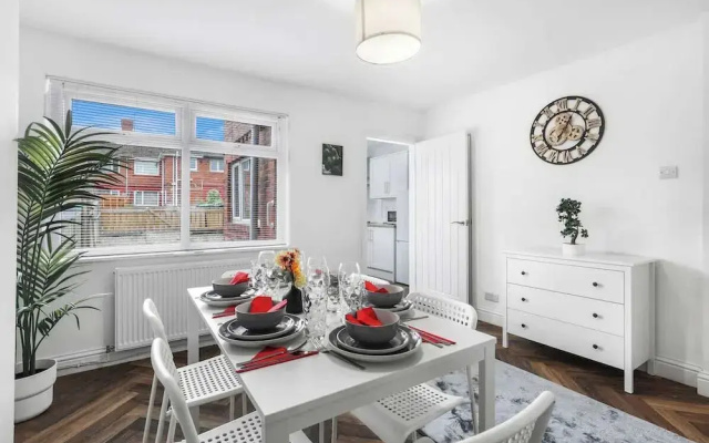 3bedroom House - Free Parking