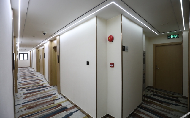 Qingmu Select Hotel (Shanghai Hongqiao Airport Longbai Xincun Subway Station)