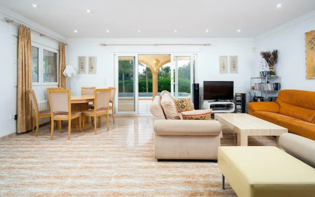 3-bed Villa Las Rotas