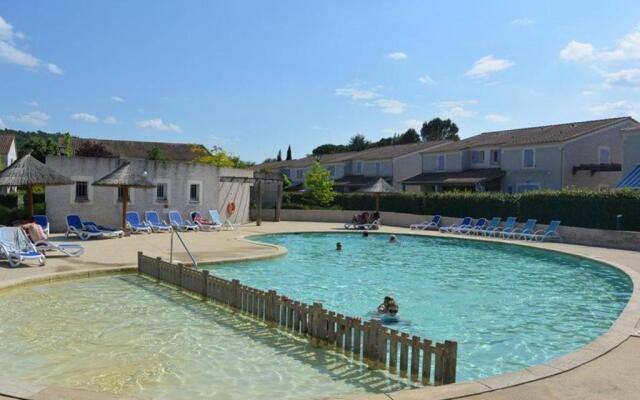 Appartement Vallon-Pont-d'Arc, 3 pièces, 6 personnes - FR-1-382-54