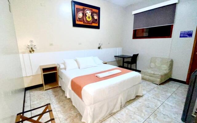 Hotel Los Algarrobos