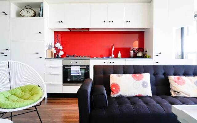 Modern 2 Bedroom Apartment With City Views