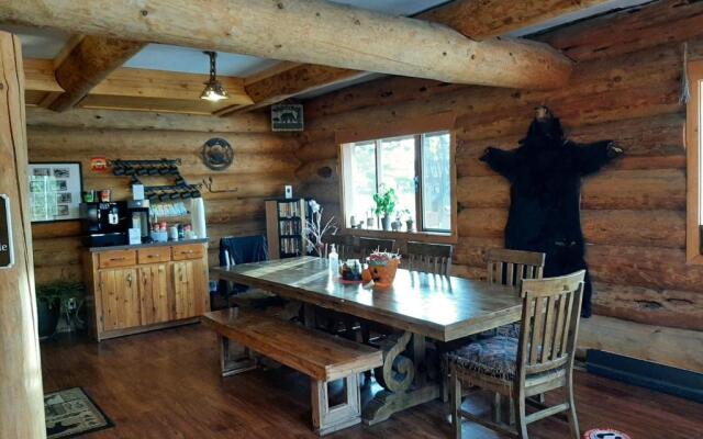 Arctic Divide Lodge