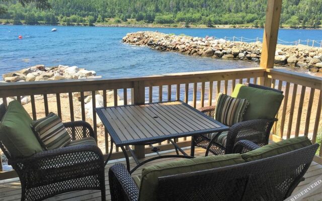 Larinda's Landing Oceanfront Cottages