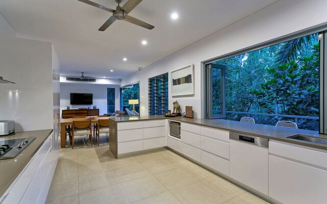 Veldree Palm Cove Rainforest Privacy