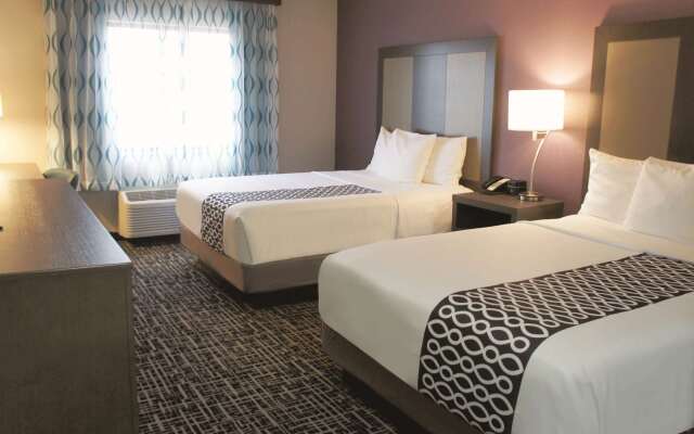 La Quinta Inn & Suites by Wyndham Wichita Airport