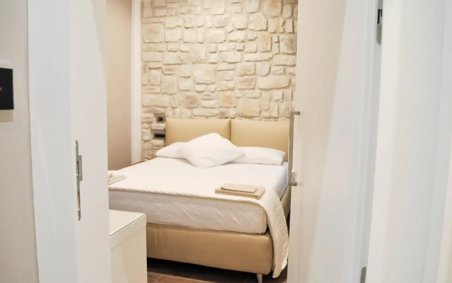 Olivia Rooms Teocrito
