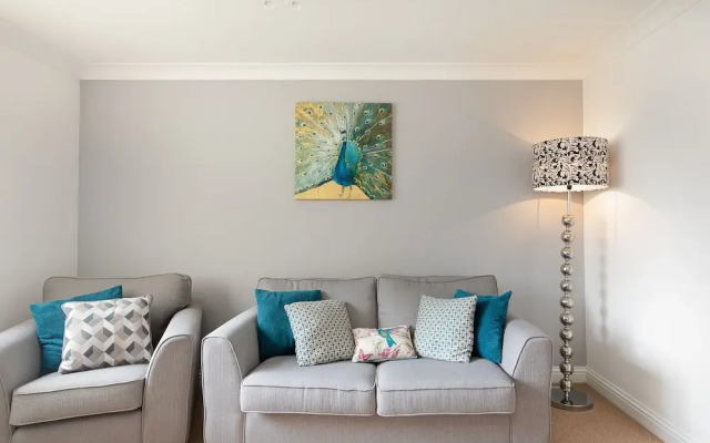 KVM - Peacock Apartment
