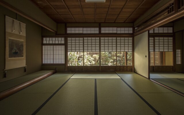 Gion Komatsu