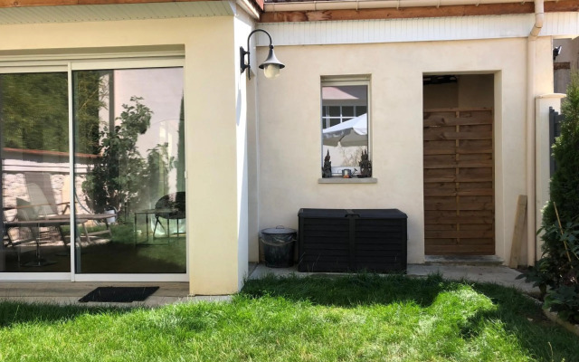 studio maisonnette avec jardin