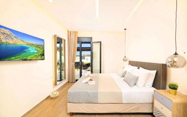 Villa Solaris Heated Pool & Hot Tub