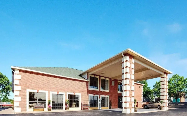 Comfort Suites East / I-44