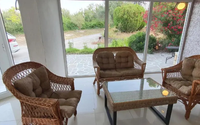 Pashos Hotel