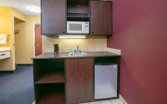 Super 8 by Wyndham Big Cabin/Vinita Area