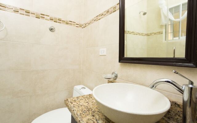 New Kingston Guest Apartment at Inglaterra III
