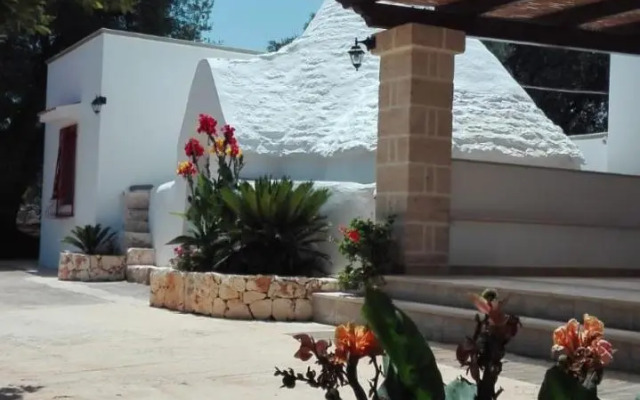 Trulli Stella, Mimosa & Porta Blu - 3 individual Luxury Trulli Villas with private pools and gardens