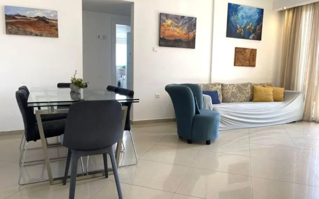 Sunny 3BR Apartment Golf Residence