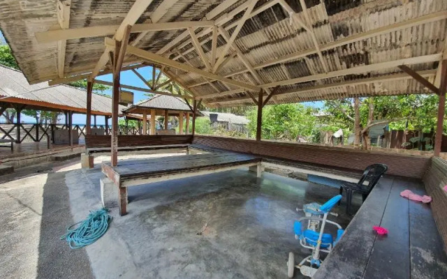 Redzwan's Beach Resort by OYO Rooms