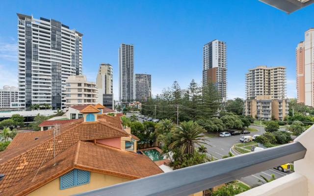 Hi Ho Beach Apartments