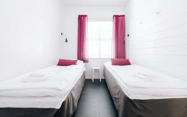 Spacious 3BR Apt. with Sauna