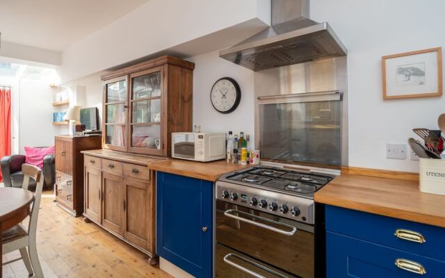 Cosy 1 Bedroom Flat With Garden in Lovely Chiswick