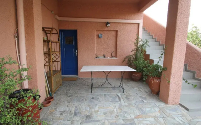 Fistiki House by Frangki