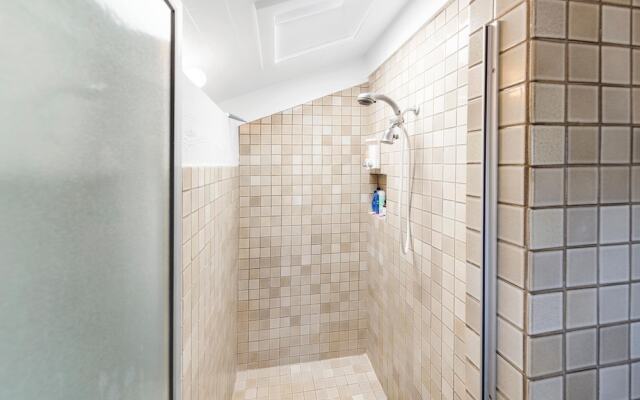 Spindrift Kauai 3 Bedroom Home by RedAwning