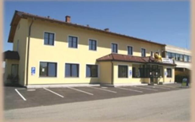 Gasthaus-Pension zum Löwen