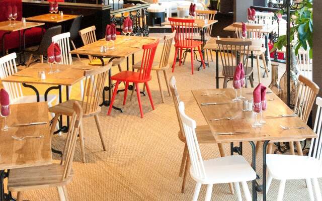 ibis Saint-Étienne - La Terrasse