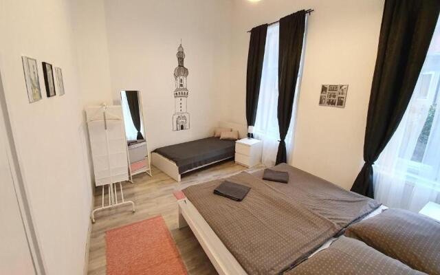 Előkapu Apartman