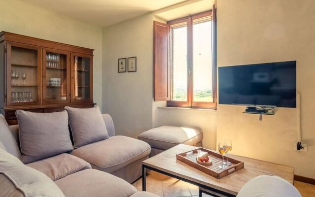 Deluxe Mansion in Umbria With a Pool