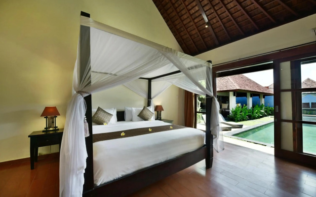 The Khayangan Dreams Villa Umalas