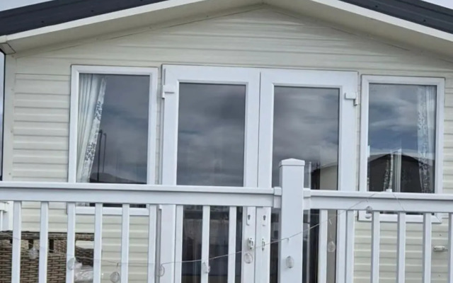 Sleeps 8-sea View-pets-pool-parking