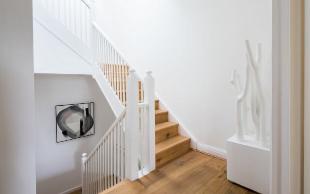 Cornwall Gardens by Lime Street