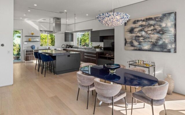 Sunset Heights - Elegant Modern Villa With Beautiful Views in the Hills