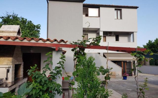 Apartments Ester Victoria