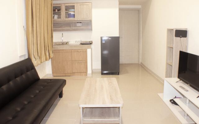 Comfort 1Br With Dining Room At Meikarta Apartment