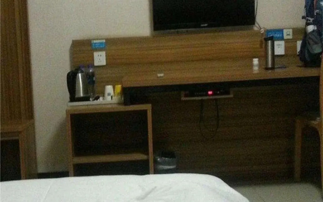 Yake E-Home Kuaijie Hotel Luquan Branch
