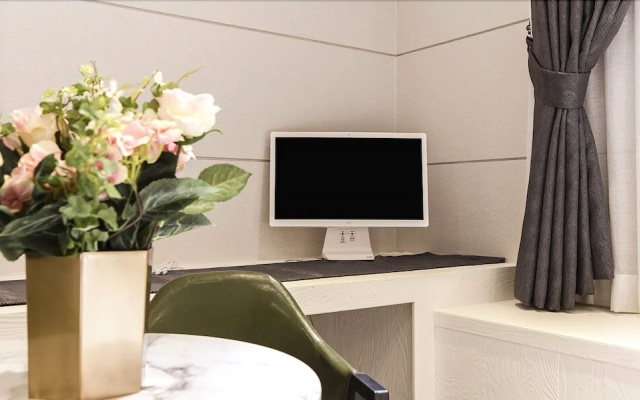 Seocho Dukkeobi Hotel