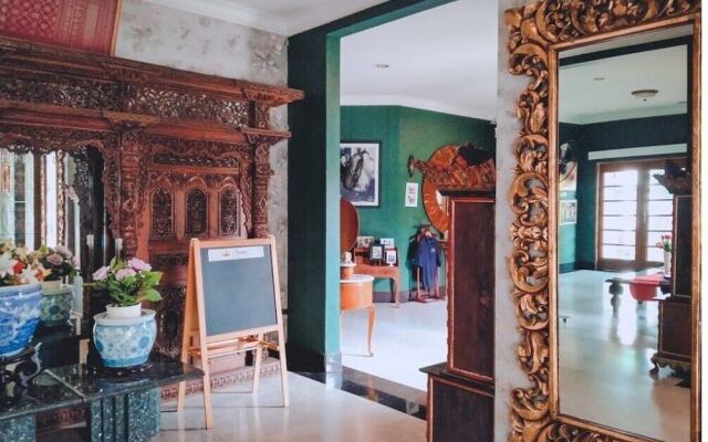 Kyriad Pejaten Suites