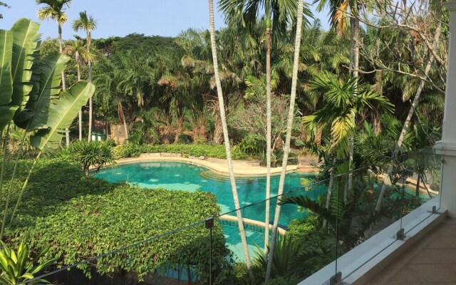 Baan Dhewaran Beachfront Villa
