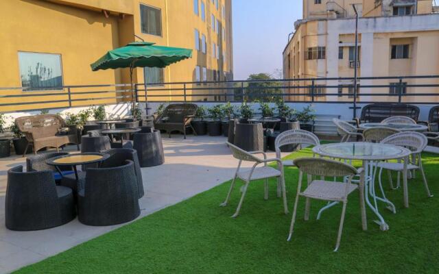 Four Leaf Hotel Sapphire Blue