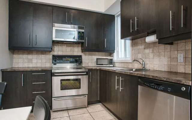 Sleek Studio in Downtown MTL by Sonder